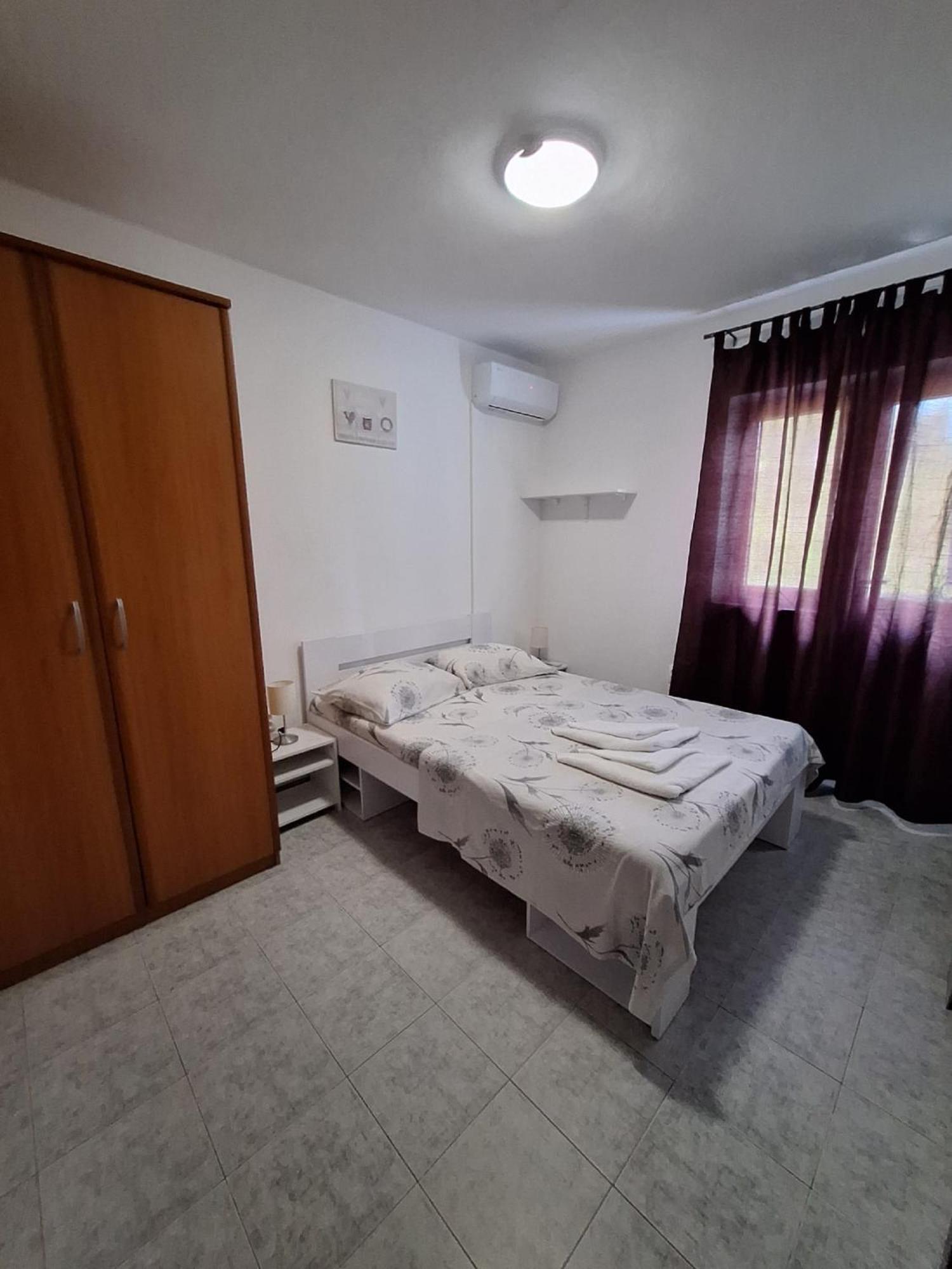 Apartments Dalmatin Zuljana Luaran gambar
