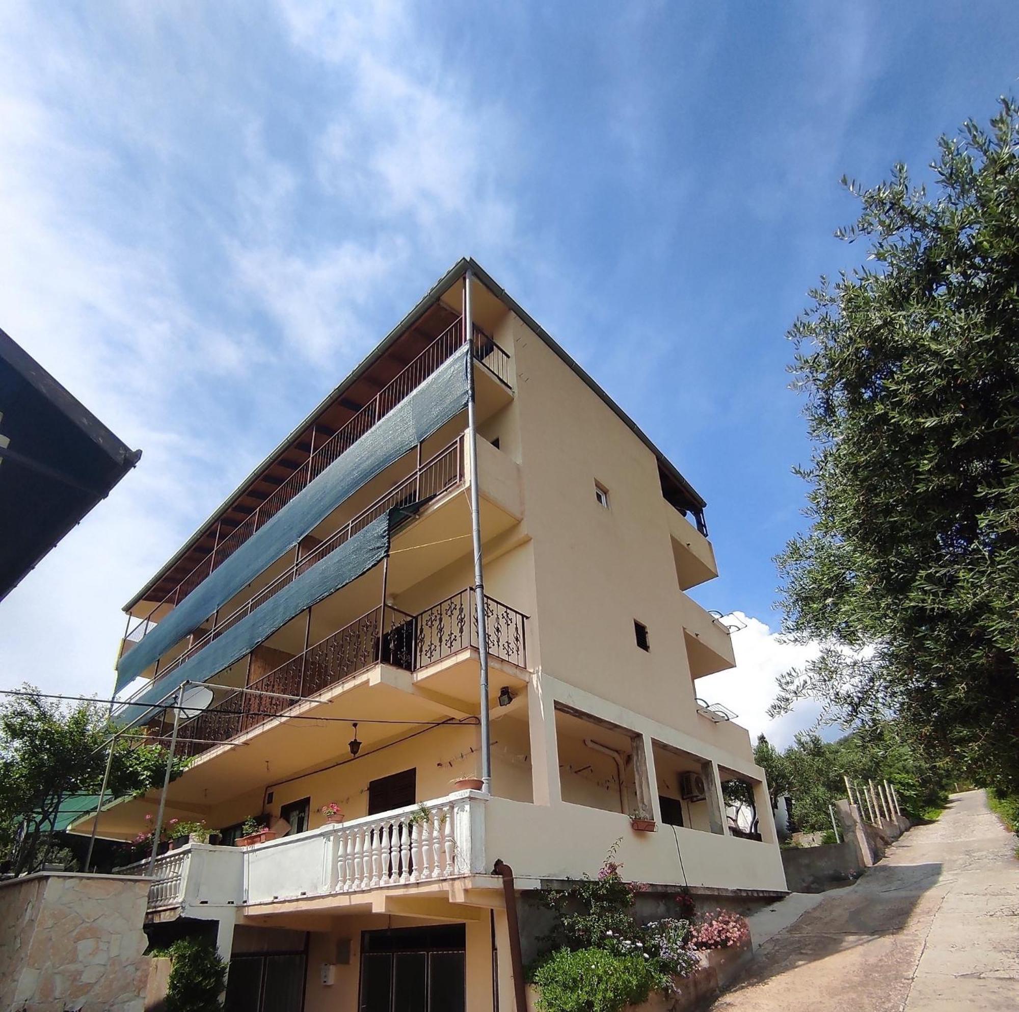 Apartments Dalmatin Zuljana Luaran gambar