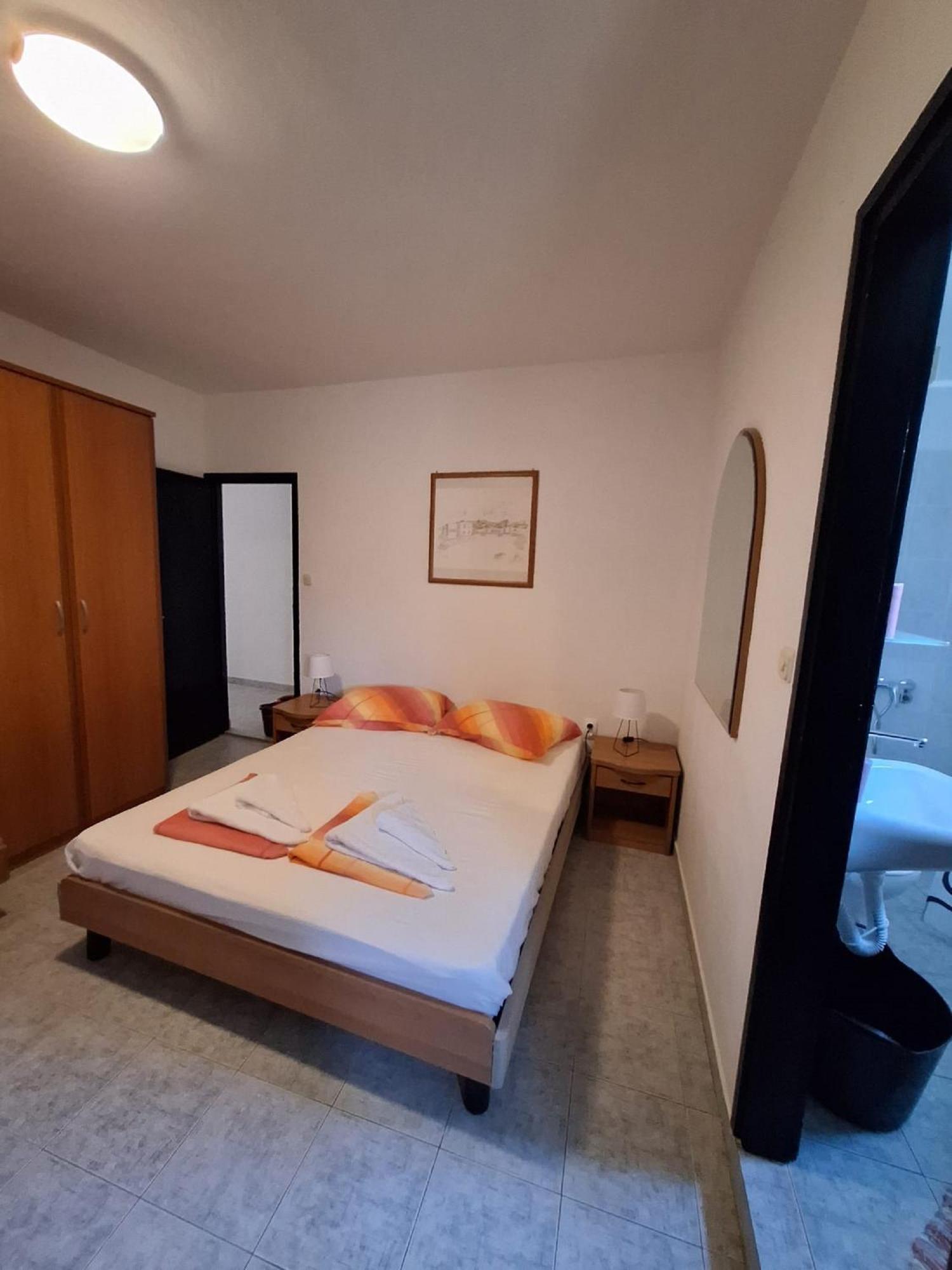 Apartments Dalmatin Zuljana Luaran gambar